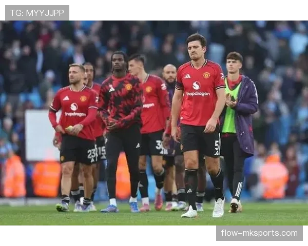 曼联更衣室矛盾再度显现，对球队稳定性及赛季表现造成影响